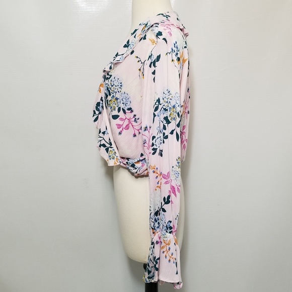 ALTAR'D STATE NWT Pink Floral Bell Sleeve Crop M - Picture 3 of 8